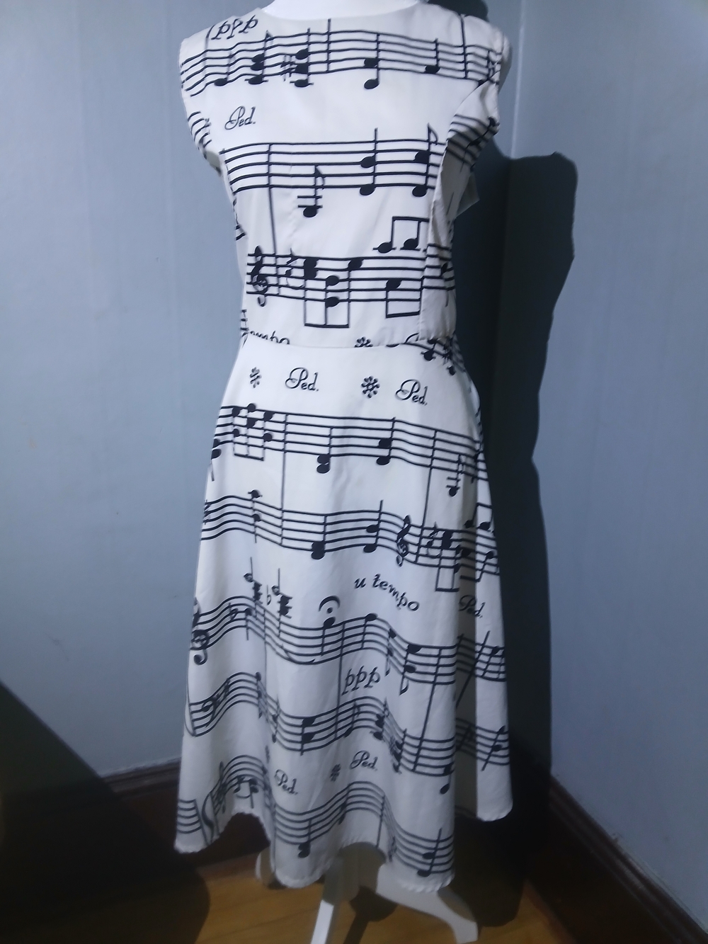 Musical Note Print Sleeveless Dress | Black & White | Size M